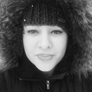 Meet your Posher, Nicole lee